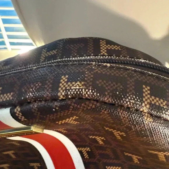 Tommy Hilfiger Black Crossbody Bag - Picture 3 of 6